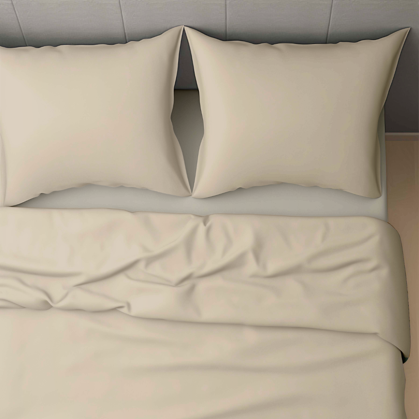 Un Zelesta Wonderbed 4 Saisons Double Coton - Sable Désert, soigneusement confectionné avec deux oreillers crème et des draps assortis, vu de dessus - démontrant un confort de première qualité parfait pour toute saison.