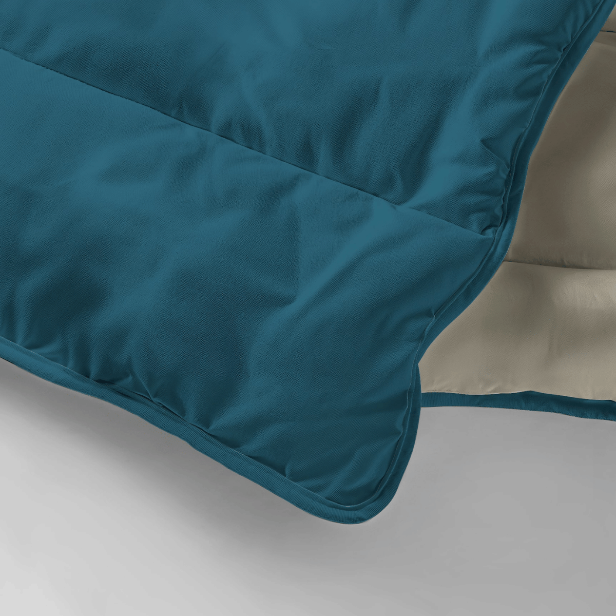 Zelesta-Royalbed-Pétrole-Et-Plage-de-Sable